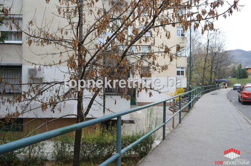 2BDR apartment with 62 SqM, with a balcony, excellent position, Kosevsko brdo