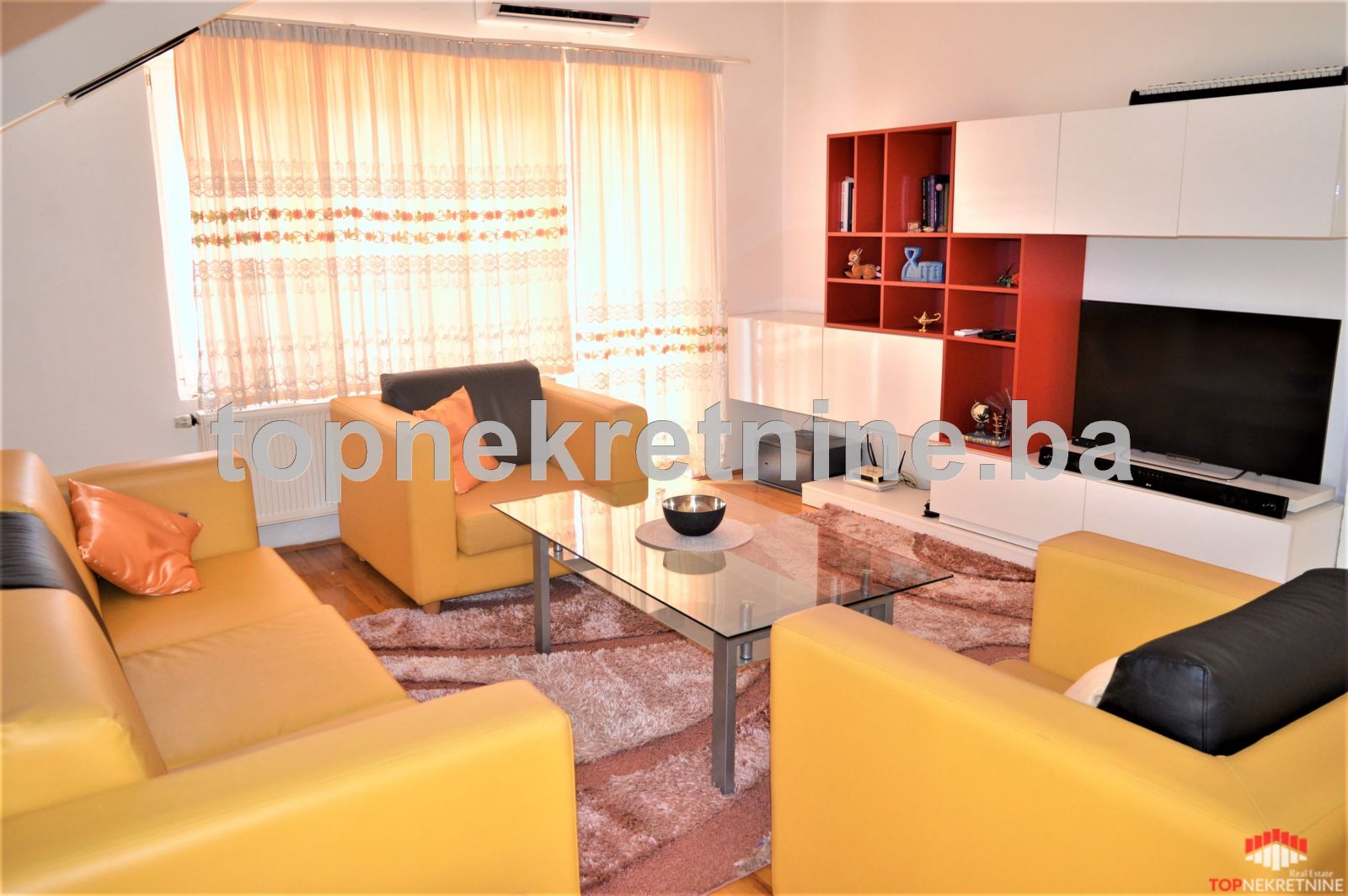 Spacious furnished apartment with 90 SqM with 2 parking spaces, Bjelave